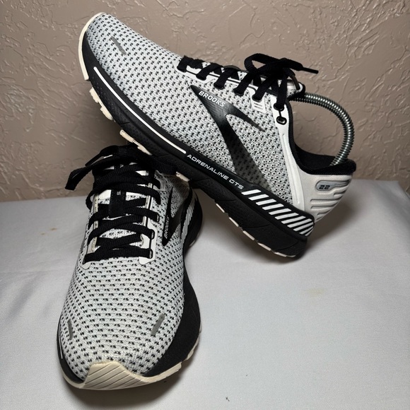 Brooks Adrenaline GTS 22 White Black Athletic Shoes Women's Size 7.5 Lace Up - Picture 5 of 13